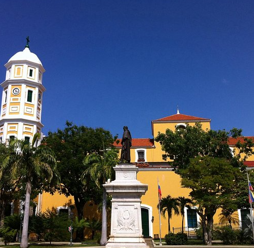 jelajah-ciudad-bolivar-dan-warisan-kolonialnya