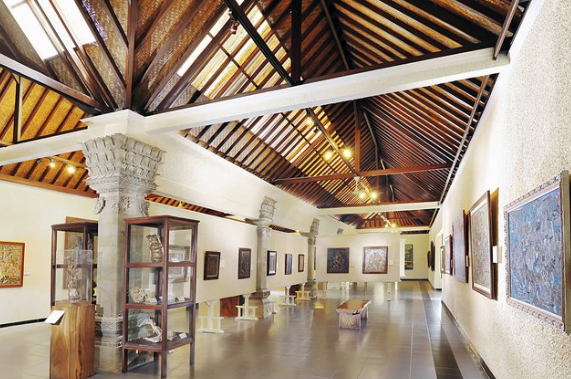 menikmati-seni-dan-budaya-di-museum-puri-lukisan