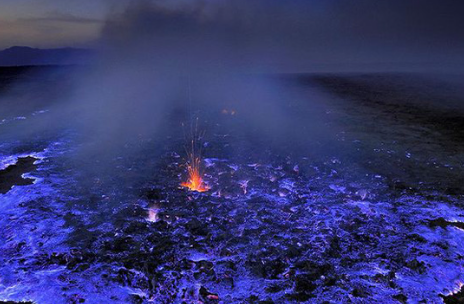 Kawah Ijen Banyuwangi Fenomena Api Biru Langka Dunia