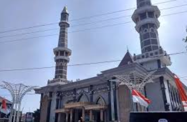 wisata-religi-di-masjid-raya-pondok-kopi