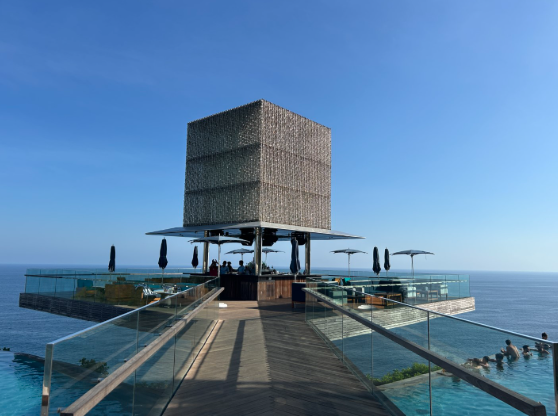 Review Beach Club Savaya Bali