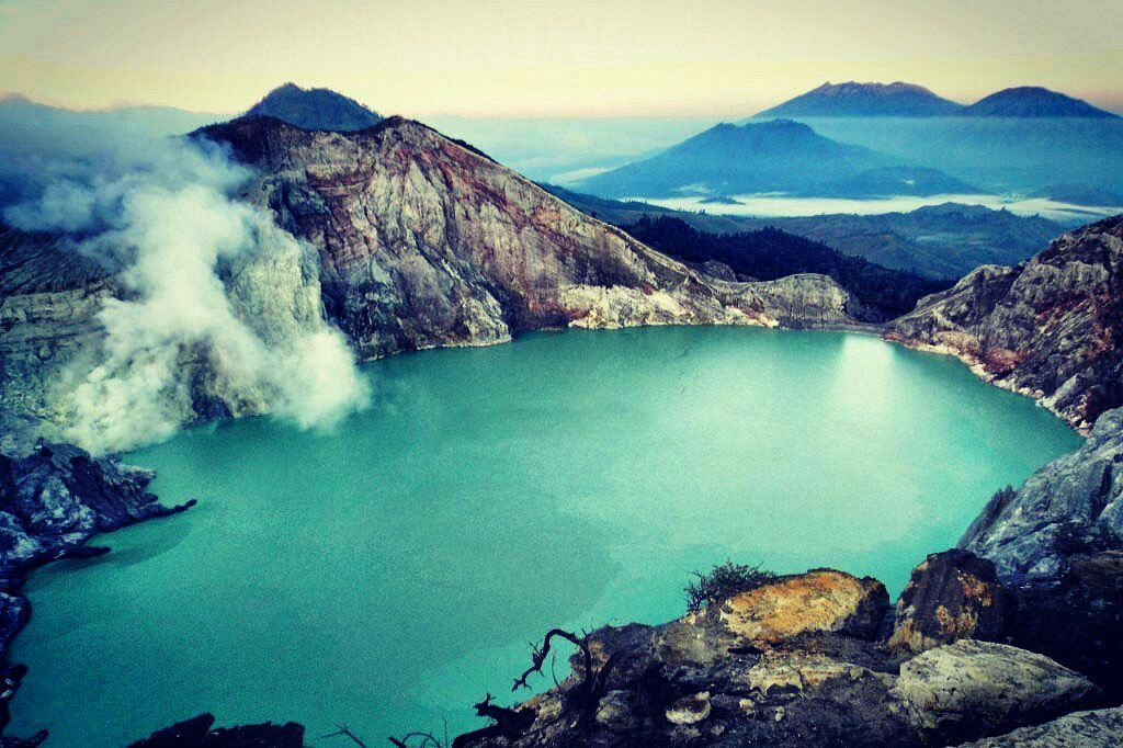 Review Wisata Kawah Ijen Pesona Api Biru Banyuwangi